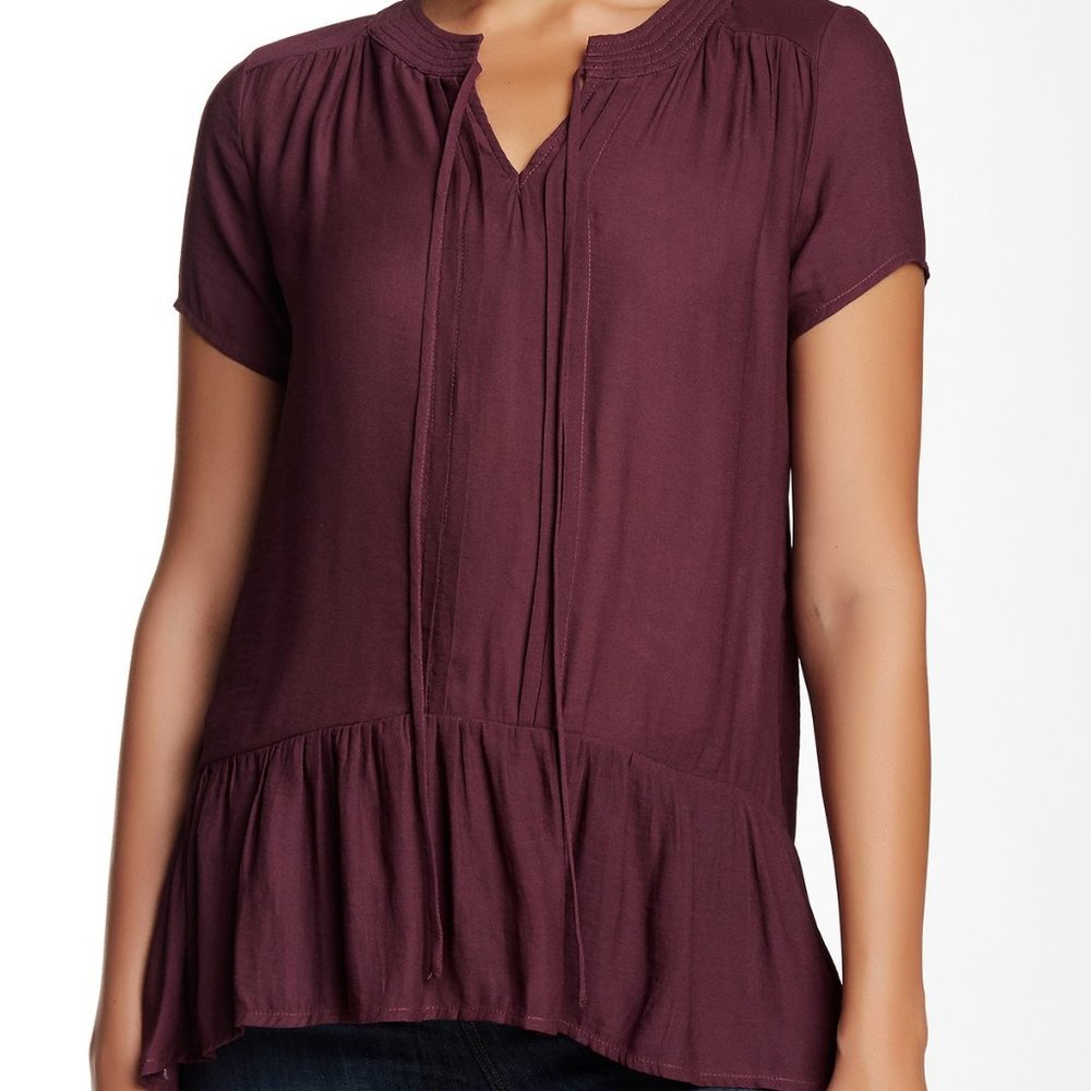 Nordstrom RO & DE Split Neck Ruffle Hem Blouse